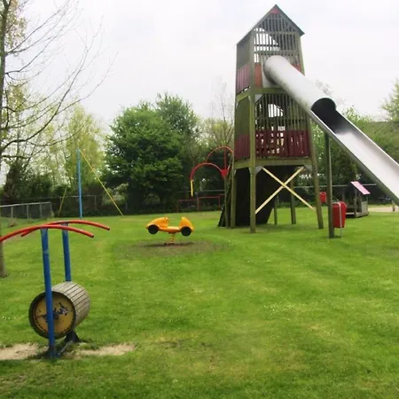 別荘 Schoenes In Mit Garten, Grill Und Terrasse *