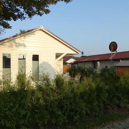 別荘 Schoenes In Mit Garten, Grill Und Terrasse
